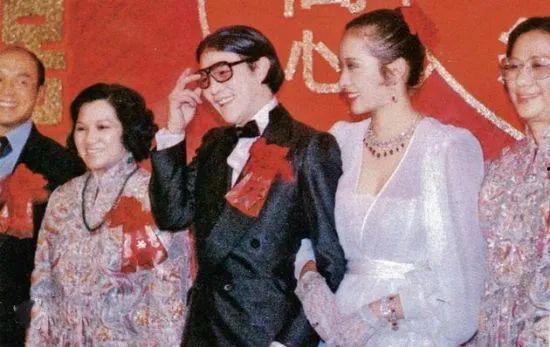 哑妻不做笼中雀,不做笼中雀，绽放独立光芒